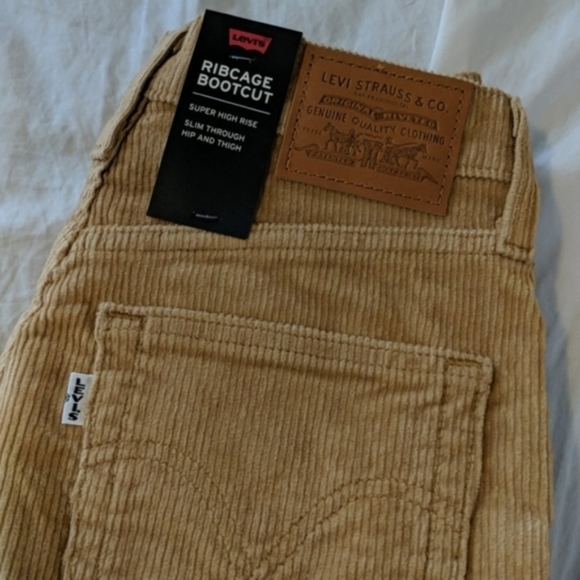 Levi's Ribcage Bootcut Boot Cut Corduroy Pants - Picture 9 of 9